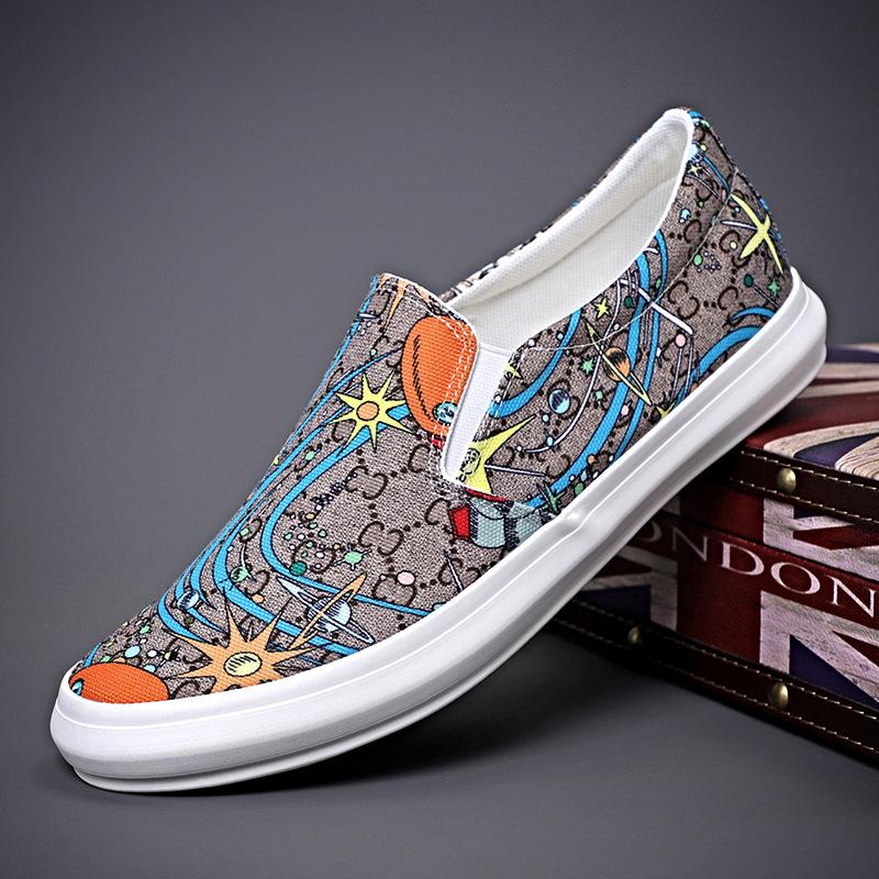 Neue Schuhe für Herren Canvas Freizeitschuhe Frühlingstrend Blumendruck Flache Skateboard-Schuhe Jugend Street Cool Slipper Loafer