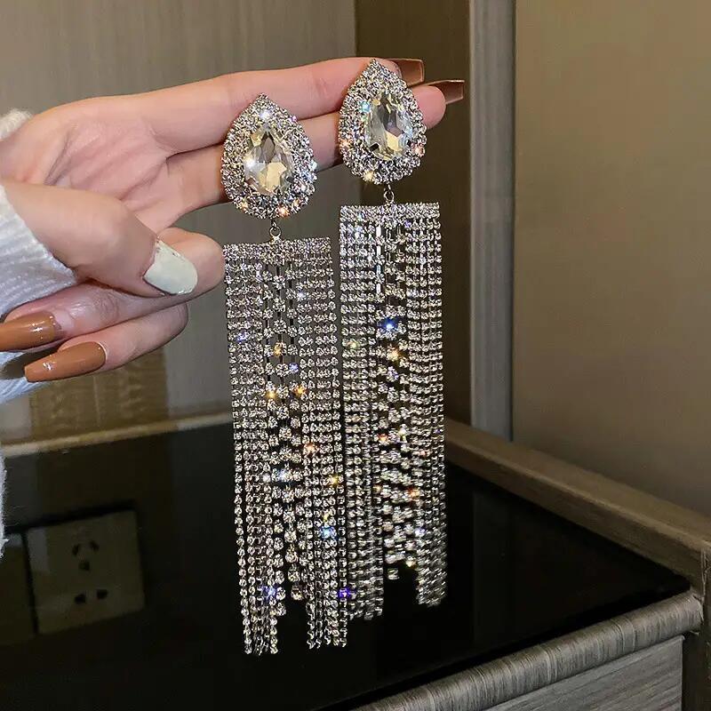 S925 Silver Needle Rhinestone Tassel Earrings - Exquisite Long Claw Chain with Colored Diamonds, European & American Style