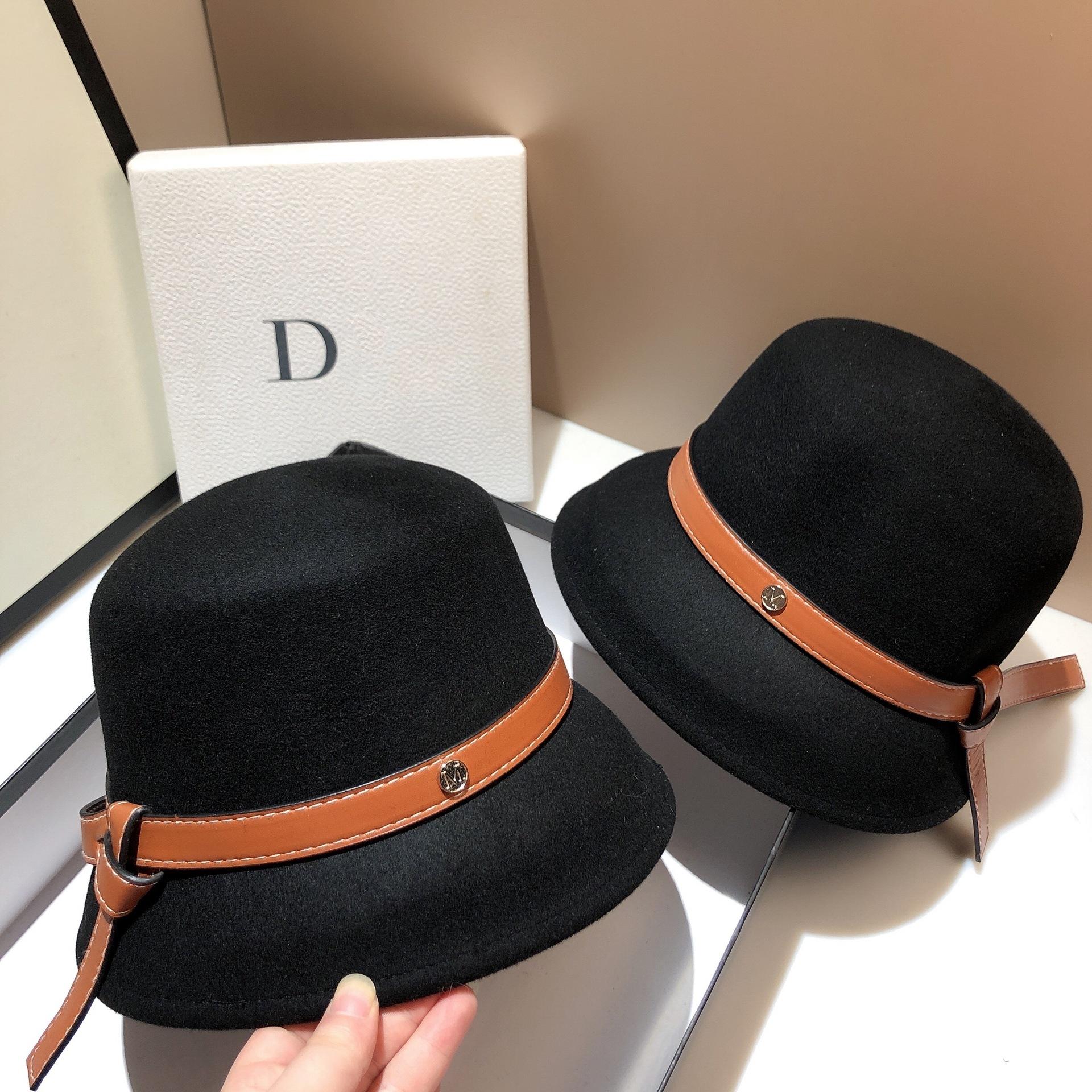 

Hepburn Wind 100% Wool Thickened Small Lampshade Hat European And American Big Brand Luo Yi * Belt Asymmetrical Woolen Top Hat Adjustable чорний