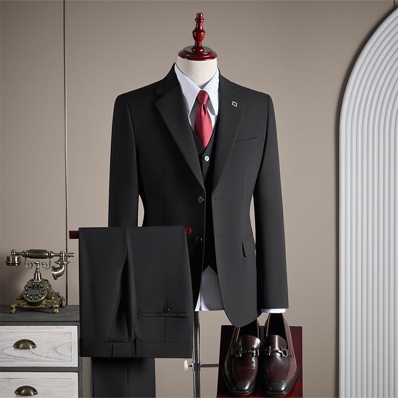 Men's Anti-Wrinkle Slim Fit Business Suit: High-End Formal Wear for Weddings and Engagements.