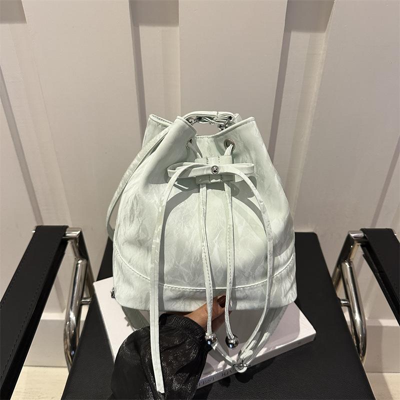 

Мятный Мамбо Зеленый Сумка-ведро Женский Осень 2025 Новый Модный Рюкзак Повседневный Рюкзак Большой Вместимости зелёный