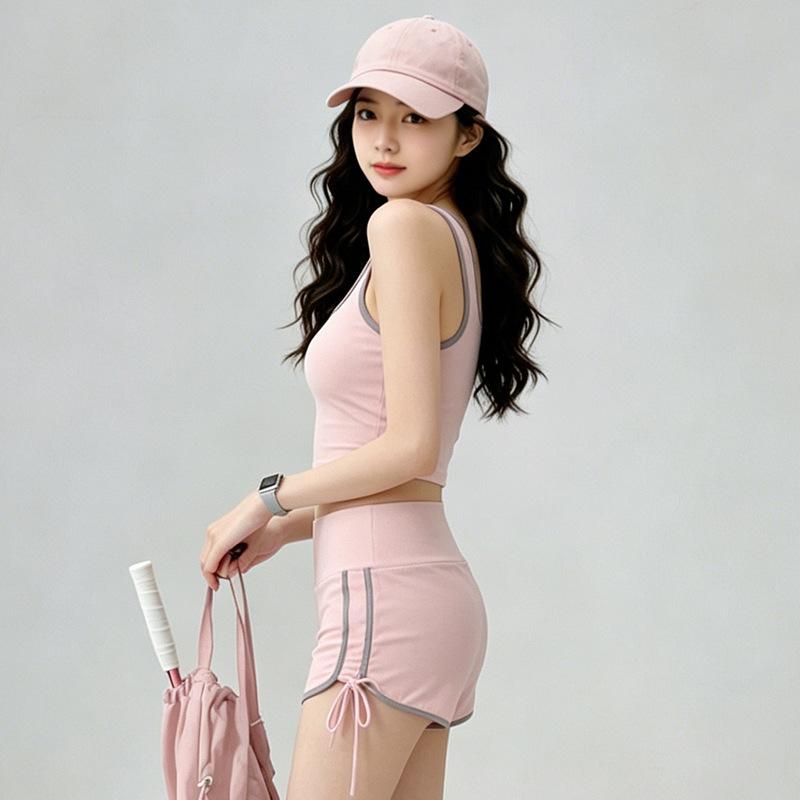 Contrasting color design yoga suit two-piece set women's chest pad vest drawstring shorts Pilates training set