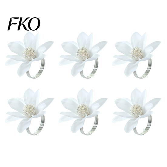 Serviettenring 6 Stück Weiße Lotusringe, Chiffonblumen Metallhalter, Weicher Stoff Perlen-Dinnerringe für Hochzeit Junggesellinnenabschied Tisch
