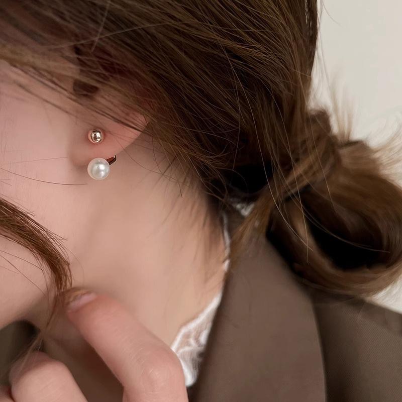 Fashionable and Versatile Post-hanging Baroque Pearl Earrings Female Light Luxury Design Earrings Temperament Senior Sense of Earrings