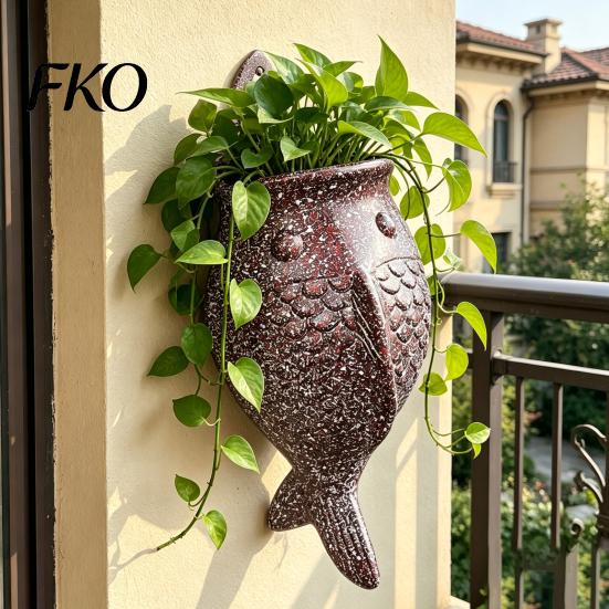 Decorative Garden Planter Fish Shape Wall Mounted Hanging Flower Pot for Balcony Outdoor Patio Vertical