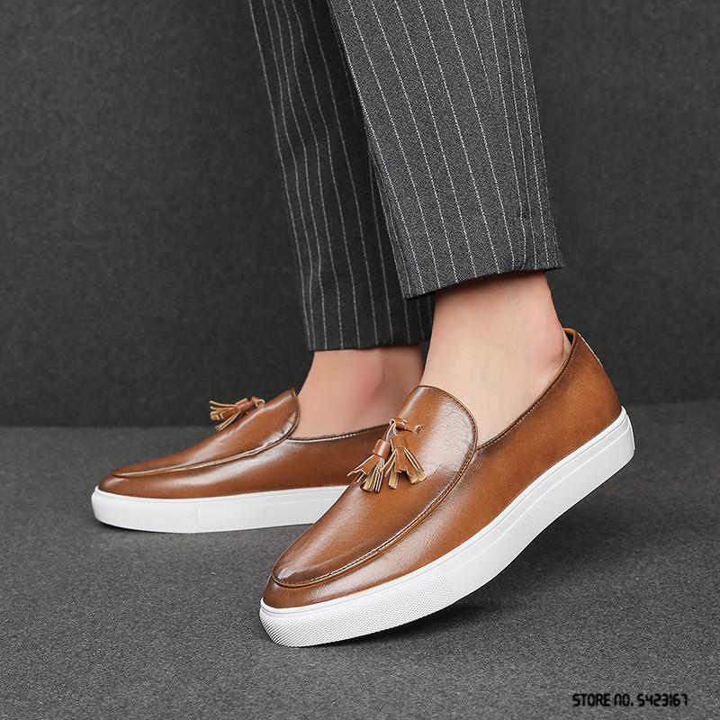 Fashion New Luxury Men's Patent Leather Tassel Slip On Leisure Shoes Loafers Male Comfortable Sneakers Tenis Masculino Zapatos Hombre