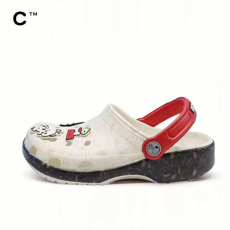 

Crocs Classic Snoopy Kids Shoes Unisex Slippers 36-37(M4W6) белый