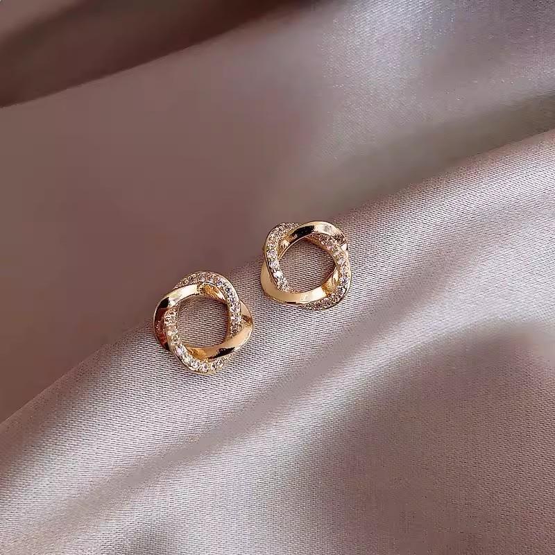 Silver needle same gold earrings women's light luxury high-end temperament pearl stud earrings retro new earrings