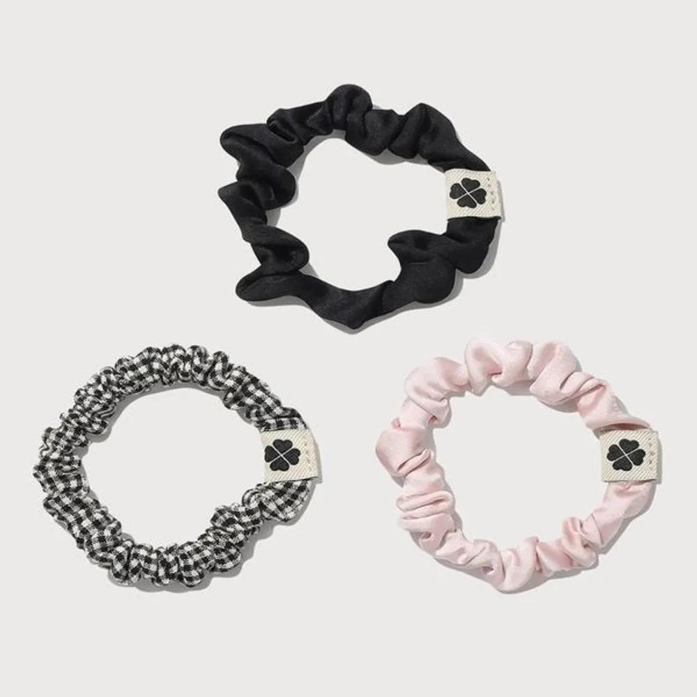 

Cloverheart Scrunchie B1 CO2506TC87 BK MI Model Name: 1.CO2506TC87 BK / Size: F