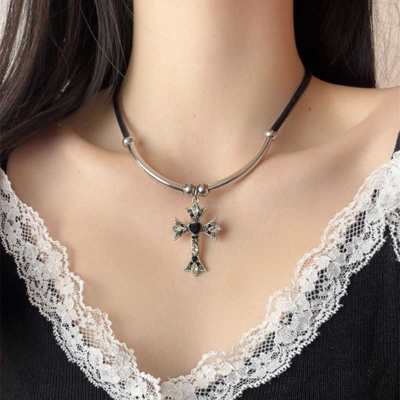 Black Splicing Cold Wind Cross Necklace Street Hip Hop Niche Personality Neutral Sweater Chain Collarbone Neck Chain
