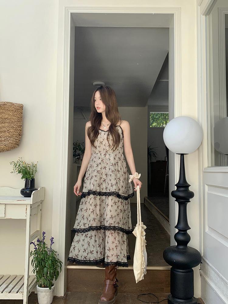 French sweet wear lace splicing cake dress summer niche thin long floral suspender dress