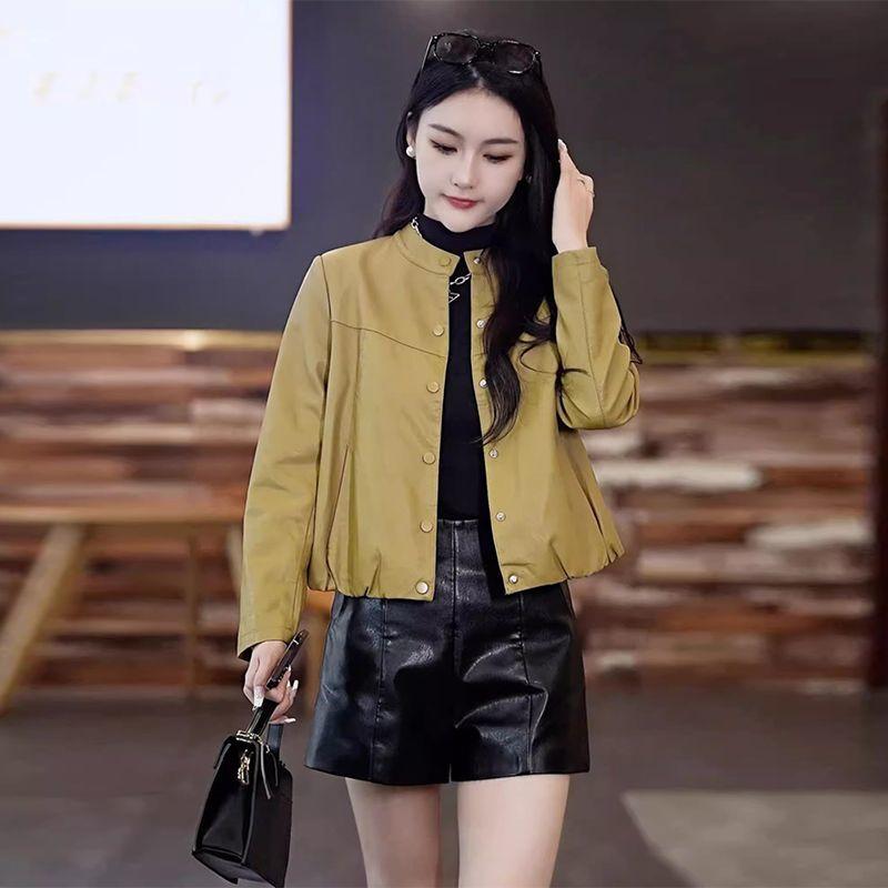 Geacă de piele pentru femei la modă cu design scurt
