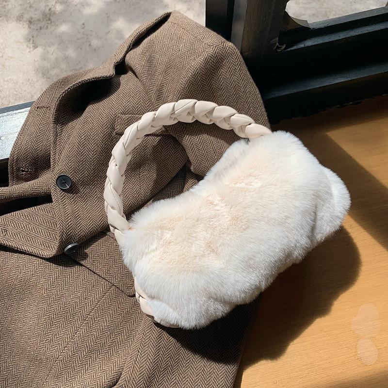 

Niche Design Cloud Bag Fluffy Handbag for Women Winter New Versatile Textured Plush Handheld Bag белый