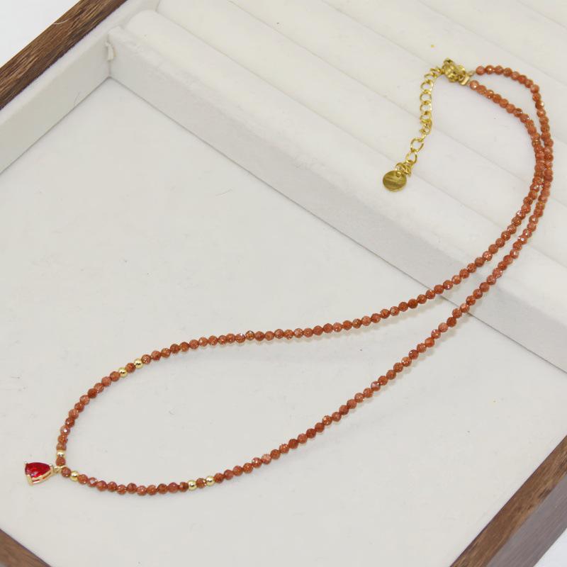 

Women s Gold Sandstone Retro Clavicle Necklace - Titanium Steel, Five-Star Light Luxury Design