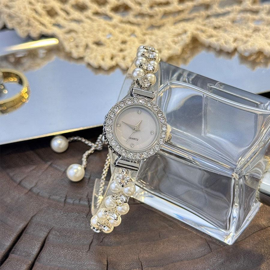 Leicht luxuriöse Damen-Quarzuhr mit Perlen- und Diamant-Mehrfarben-Zifferblatt, verstellbares Perlenquasten-Armband, Retro-Elegant