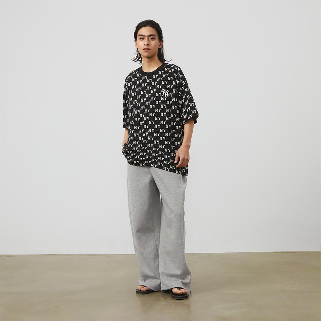 New MLB MONOGRAM Collection New York Yankees T-Shirt Unisex Black 3ATSM0243-50BKS