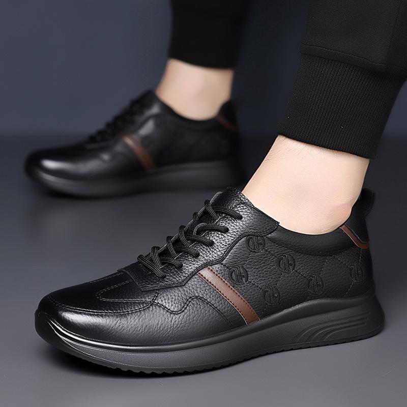 New Shoes for Men Genuine Leather Shoes Fashion Flat Casual Sport Shoes Street Comfortable Lace-up Sneaker