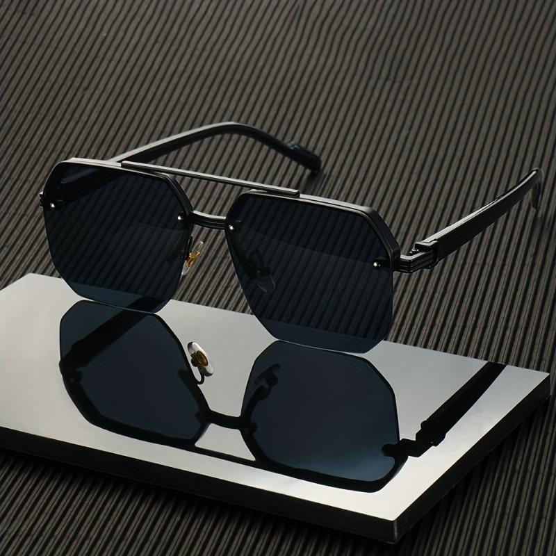 Unisex Retro Metal Frame Fashionable Glasses with Gradient Lenses