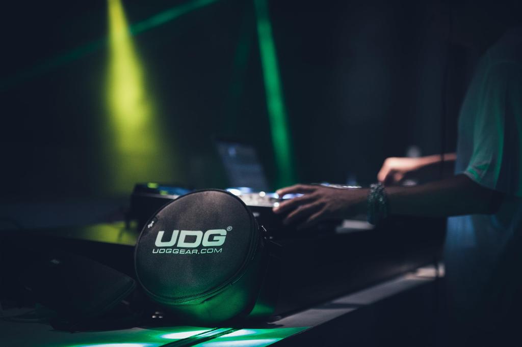 UDG Ultimate DIGI Kopfhörertasche Schwarz Kopfhörertasche Kopfhöreretui