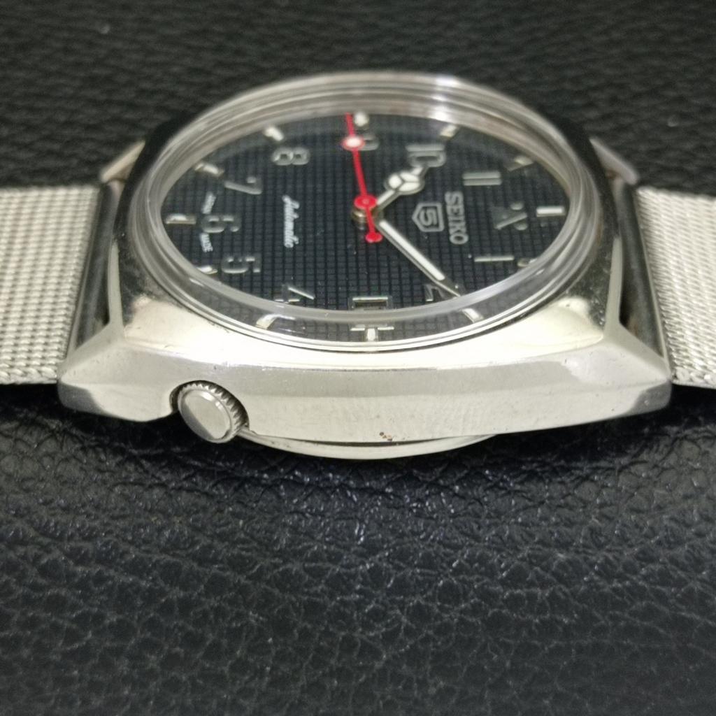 JAPAN VINTAGE SEIKO 5 AUTOMATIC 6118A MENS BLACK COLOR DIAL WATCH a701671-5 R206c-a701671