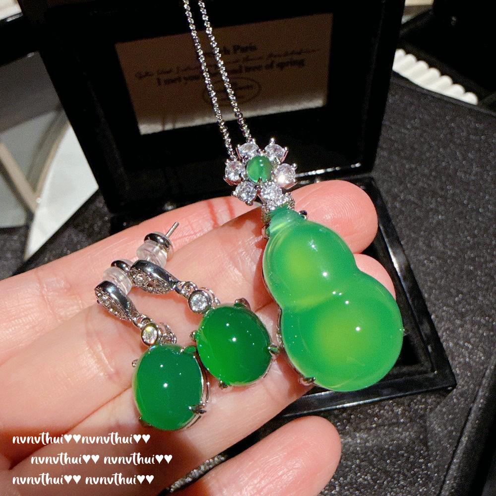 Brazilian Green Chalcedony Agate Gourd Necklace and Earrings Set In New Chinese Style