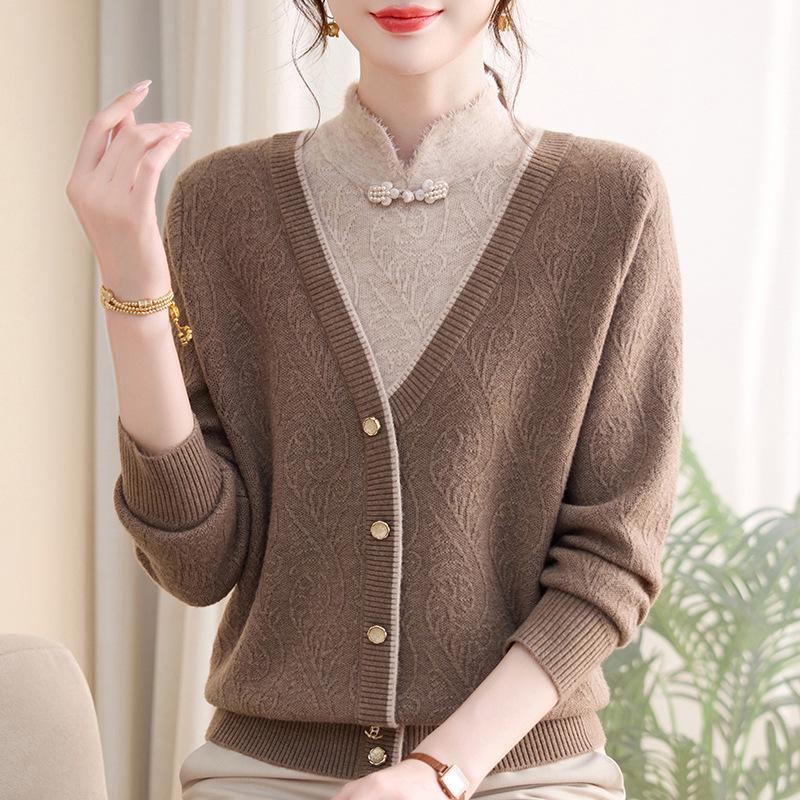2025 Women's Plus Size Elegant Velvet-Lined Winter Sweater