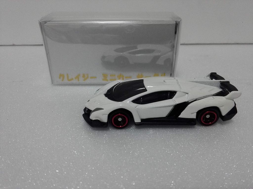 Tomica Lamborghini Veneno Pearl White Crazy Mini Car Circle original with case and white Ships from Amazon Out-of-print (without box) box. warehouse.
