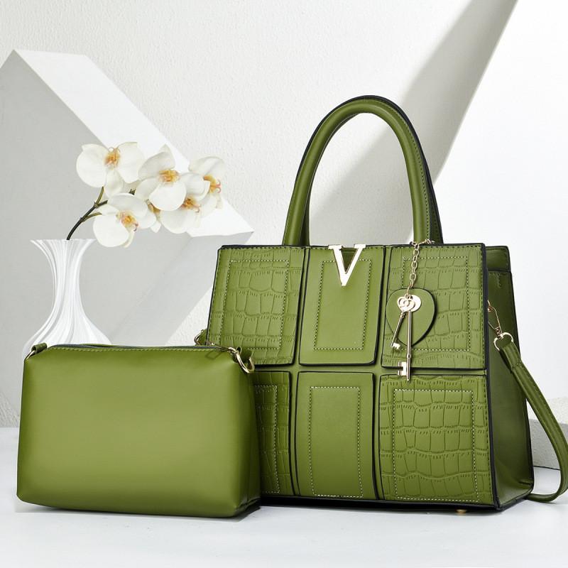 Street Style Large Crossbody Handbag With Zipper Closure And Internal Pockets For Women