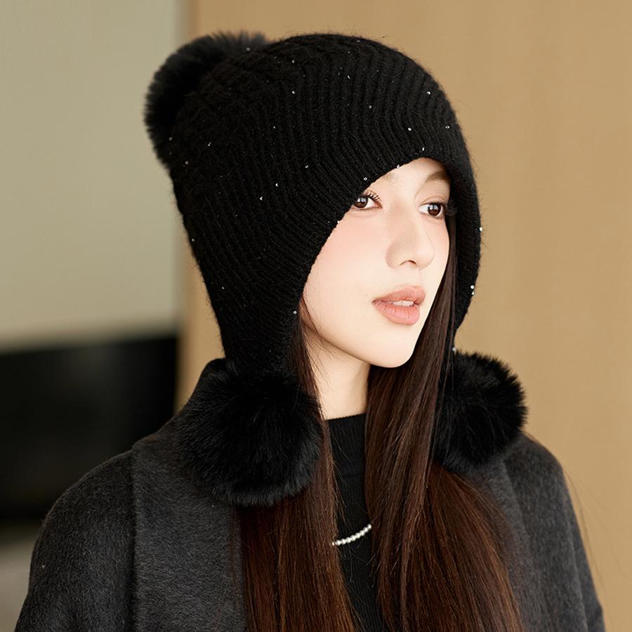 Căciulă Tricotată cu Bor Larg, Catifea Groasă, Trei Ciucuri de Blană, Căciulă Caldă