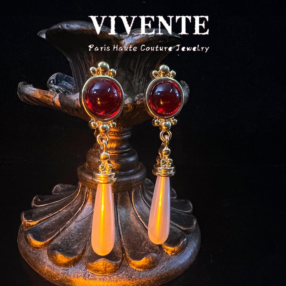 New Pearl Water Drop Earrings: Retro Niche, Court Style, High-End, Gold-Plated Copper.