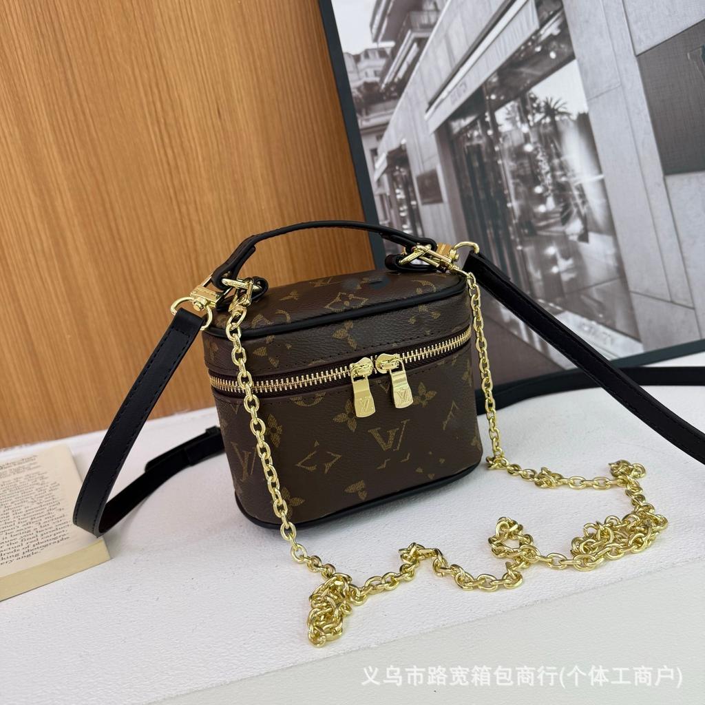 2026 New Women's Bag Fashion Printed Chain Cosmetic Bag One Shoulder Oblique Span Bag Handbag Women's Bag