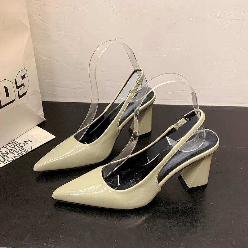 Nischen-High-End-Sinn hinten leere Tasche Kopfsandalen Damen Frühling und Sommer 2025 neu spitz vielseitig dicker Absatz flacher Ausschnitt High Heels