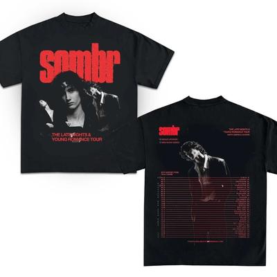 Sombr Koszulka z T-shirtem z Trasy 'Późne Noce i Młoda Romans' Dwustronna BT1968 Koszulka Unisex