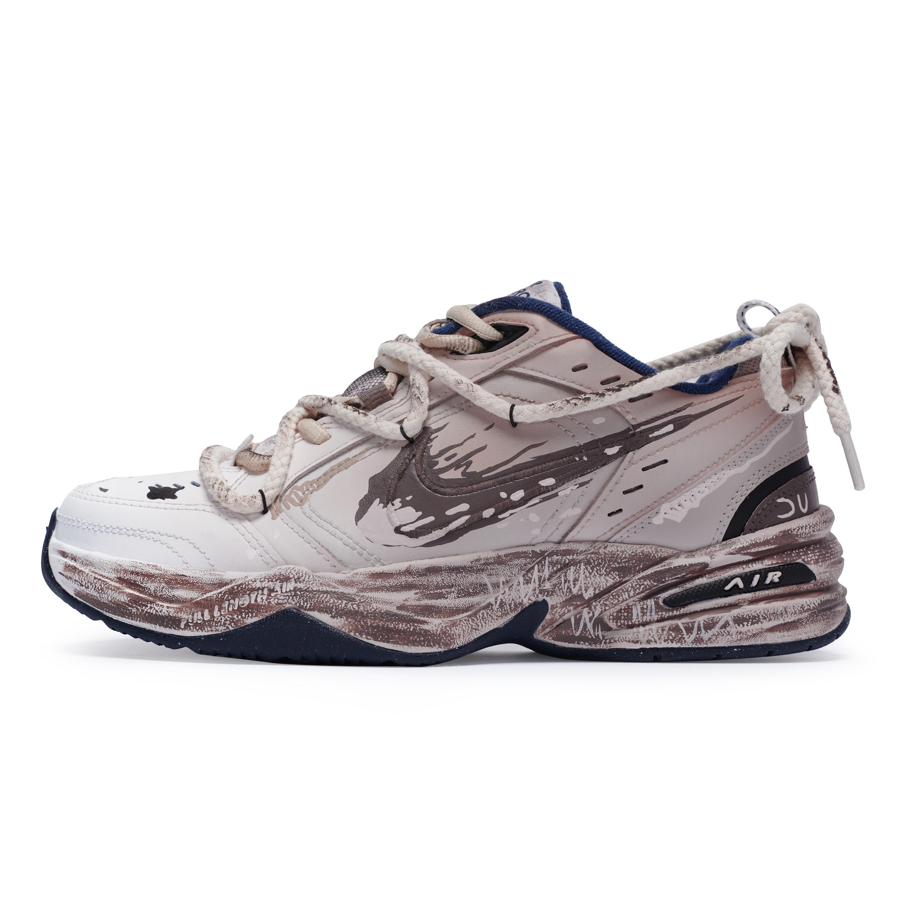 

Nike Air Monarch 4 811 Manufacturing, Ruined Ash Support Low top Chunky Sneakers Unisex Red Umber White 415445-102(Team80-) 40.5