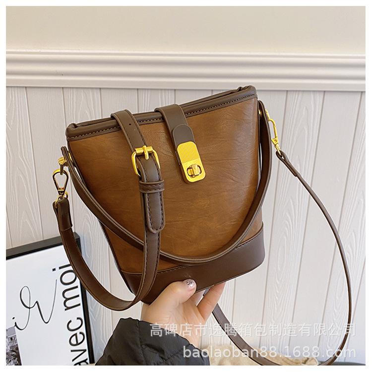 

Fashion Women s Bucket Bag Korean Version Versatile Messenger Bag Portable Underarm Bag 2024 New Shoulder Bag Women s Bag коричневий