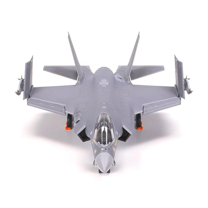 Tamiya 1/72 Warbird Collection No. 94 Lockheed Martin F-35C Lightning II Model Kit 60794 (Aircraft) - 21.8cm Length, 18.2cm Width