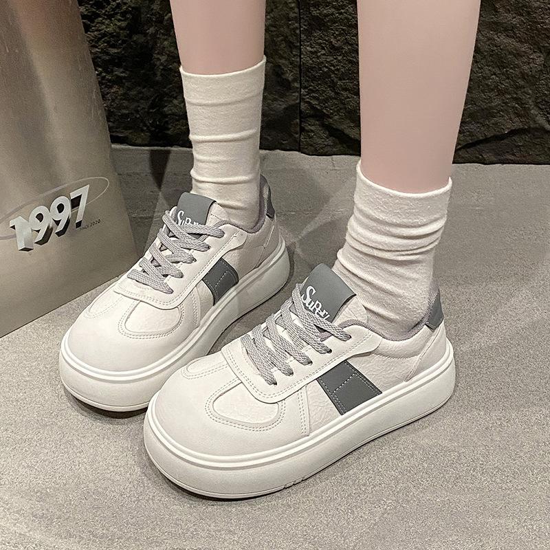 Spring new thick-soled little white shoes women's light and versatile sports and leisure heightening big head lightweight board shoes