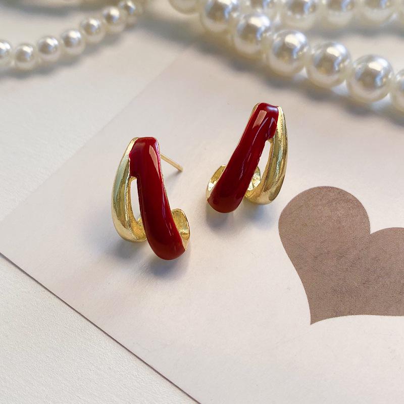 Elegant Retro Wine Red Drip Glaze Earrings: Fashionable Double-Layer Hong Kong Style for Everyday Versatility and Women s High-End Charm.