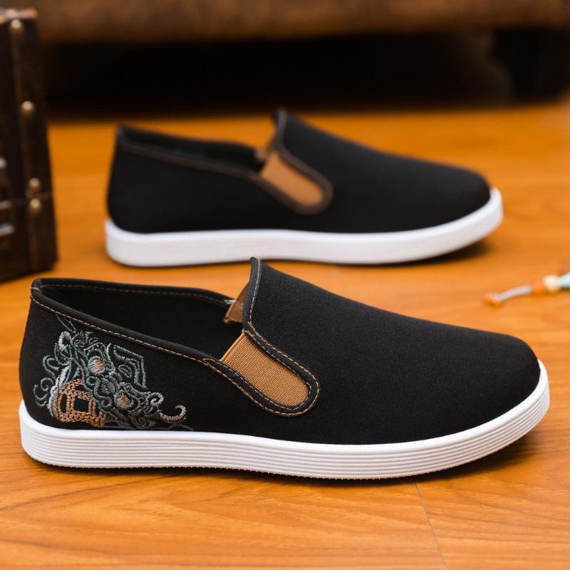 Spring new comfortable and breathable casual embroidered walking shoes fashionable soft-soled men's cloth shoes