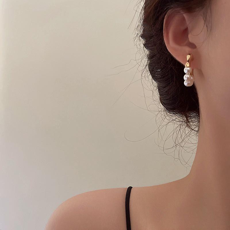 Elegant Retro French Pearl Earrings - Light Luxury Front and Back Wear Hoops for Gentle Fairy Style