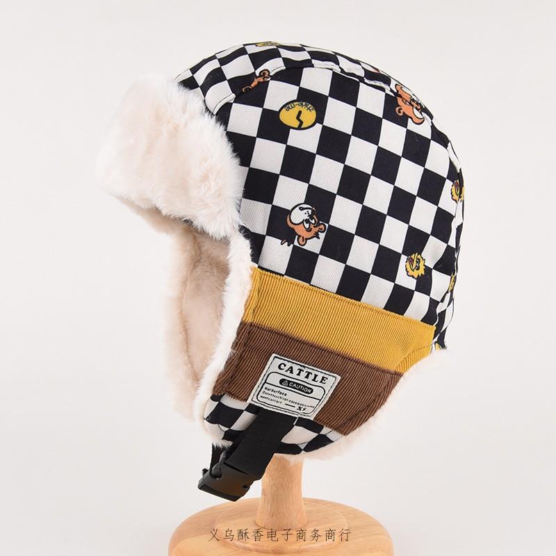 

Зимняя пилотская кепка Lei Feng, женская, с рисунком в шахматную клетку, хлопковая шапка с рисунком в шахматную клетку, мужская, защита ушей, теплая, для езды на байкере One Size чёрный