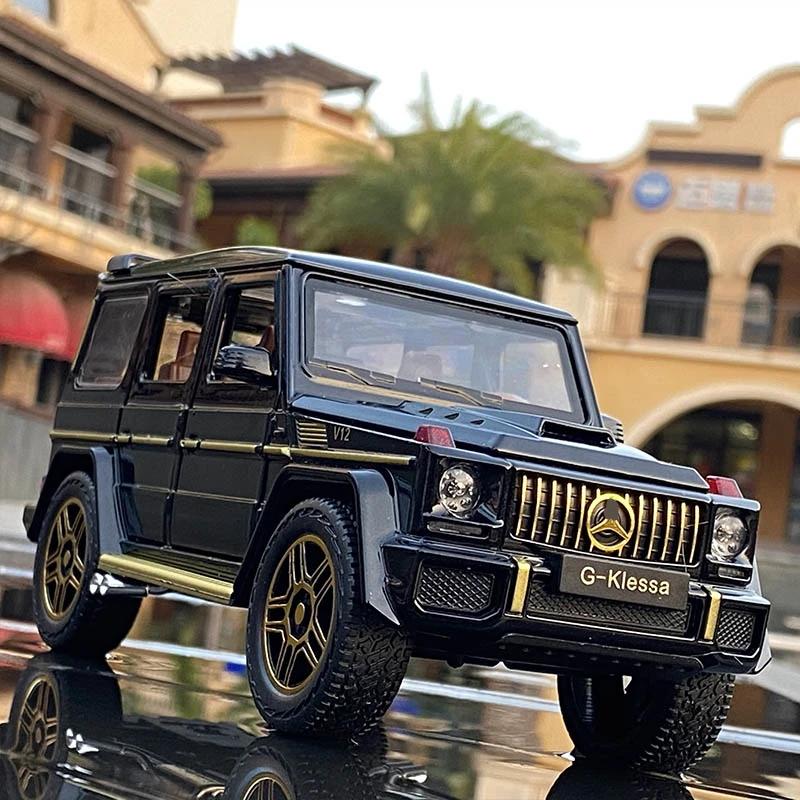 1/24 Benz G63 SUV Model auta ze slitiny Diecast & Hračka Kovové terénní vozidlo Model auta Simulace Zvuk Světlo Sběratelská hračka Dárek