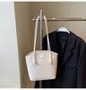 Premium Textured Small Bag Women's New Summer Commuter Versatile Shoulder Bag Fashionable Portable Bucket Bag