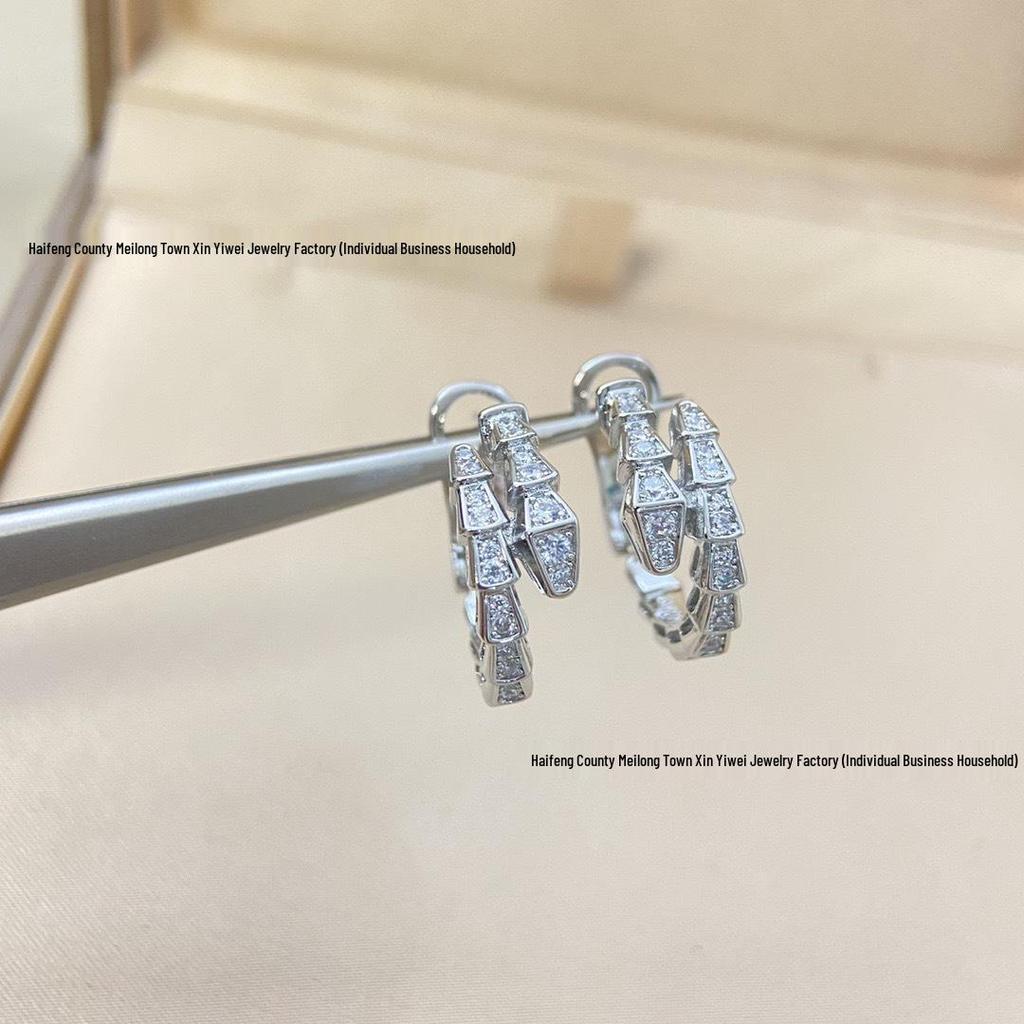 Elegant Snake-Shaped Earrings: Luxurious, Lightweight, Fashionable Diamond Ear Clips for Women