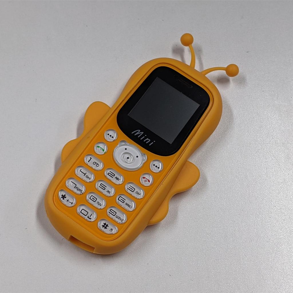 Brand New Cute Feature Phone Mini Cartoon H21 Bee Mobile Phone 1.44inch MTK 2G Network GSM Dual SIM Card FM Multi-functional Torch Cellphone