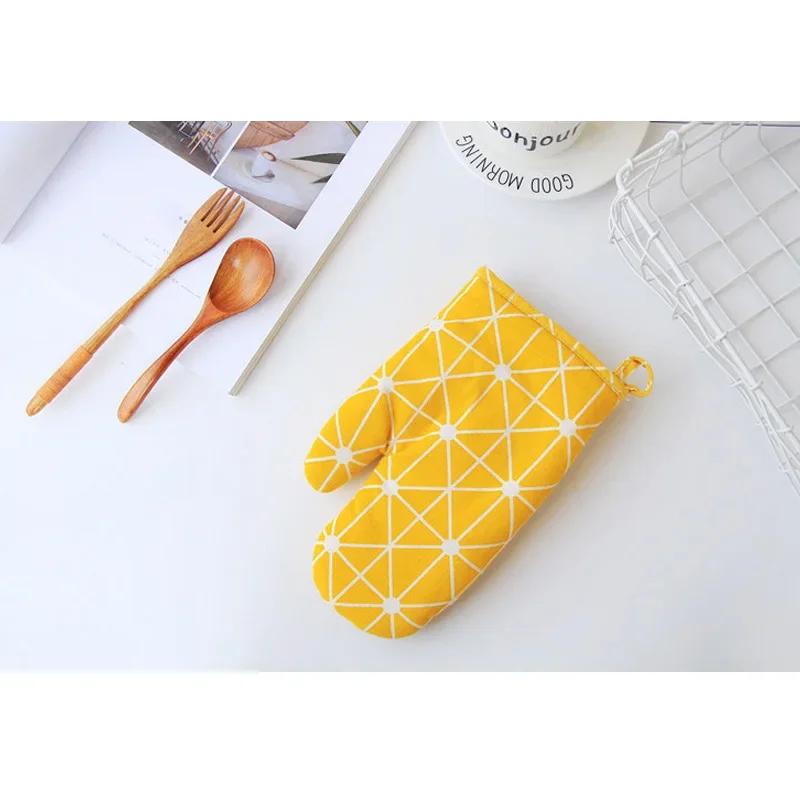 1 Piece Fashion Nordic Cute Cotton Non - Slip Yellow Gray Kitchen Cooking Baking BBQ Potholders Oven Mitts Microwave Gloves