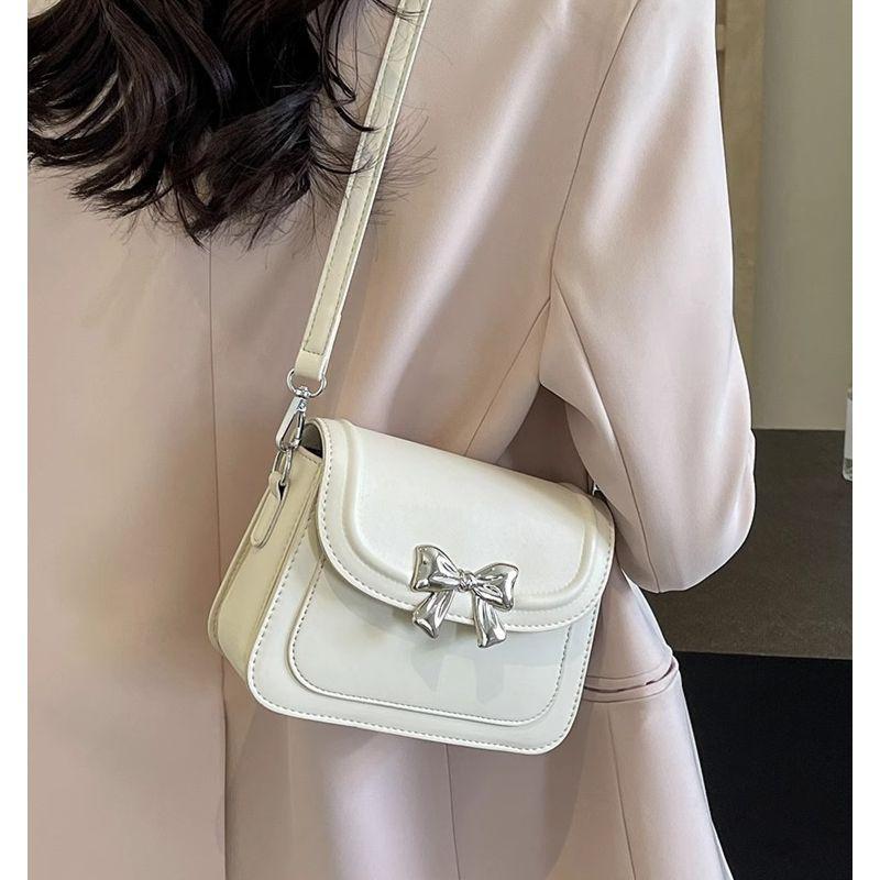 Autumn and Winter Bags 2025 New Fashion Trend Messenger Bags Popular Versatile Ins Women's Shoulder Small Square Bag
