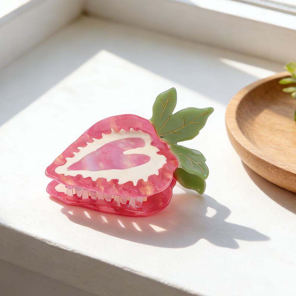 New Style Strawberry Heart Acetate Hair Claw, Elegant Hair Clip, Sweet and Cute Hair Claw, Girlish Popular Hair Clip