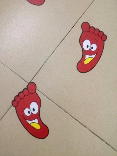 3 Sheet Small Feet To Sticker Children Room Bathroom Waterproof Smiling Face Baby Footprints Floor.