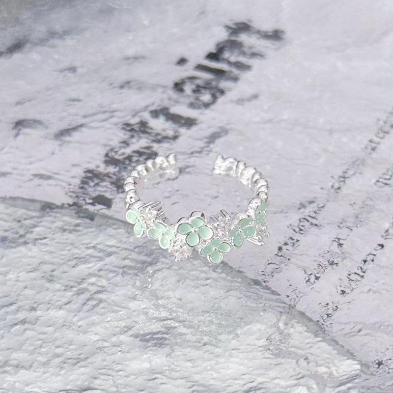 Retro Emaille Verschmiert Grau-Grün Schmetterling Personalisierbarer Öffnungsring Damen Weiß Exquisite Blume High-End Super Fee Ring